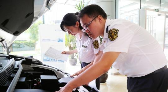 中國首張汽車和摩托車單車認(rèn)證證書