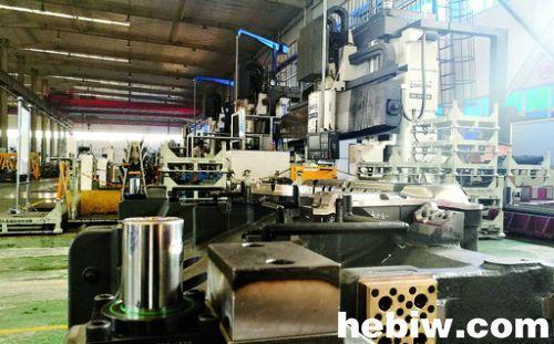 鶴壁天汽模汽車模具有限公司中國一汽等10多個大型車企設(shè)計制造模具