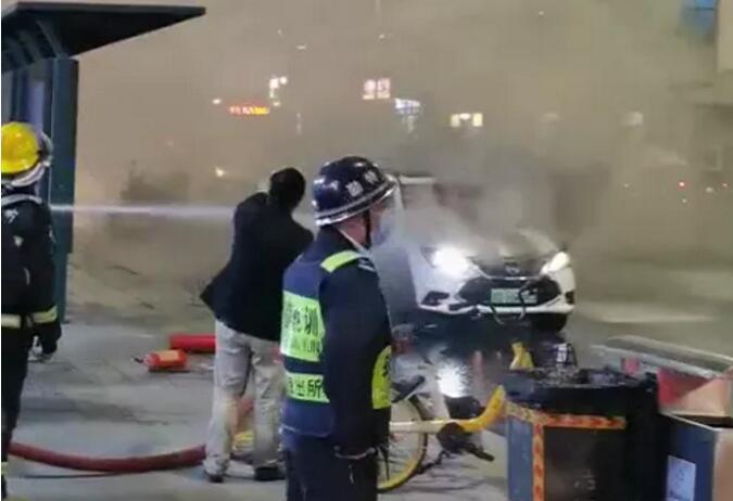 比亞迪新能源汽車再自燃！