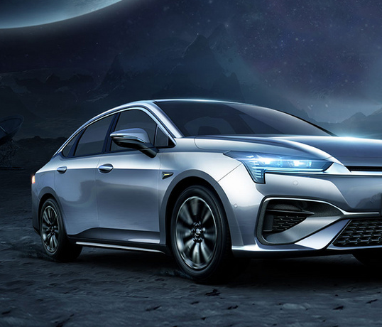 新能源汽車技術(shù) | 中國(guó)汽車巨頭創(chuàng)新?tīng)?zhēng)霸：新能源豪華車市場(chǎng)的崛起